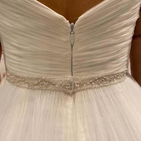 PLUS SIZE WATTERS WEDDING GOWN! - Picture 7 of 8